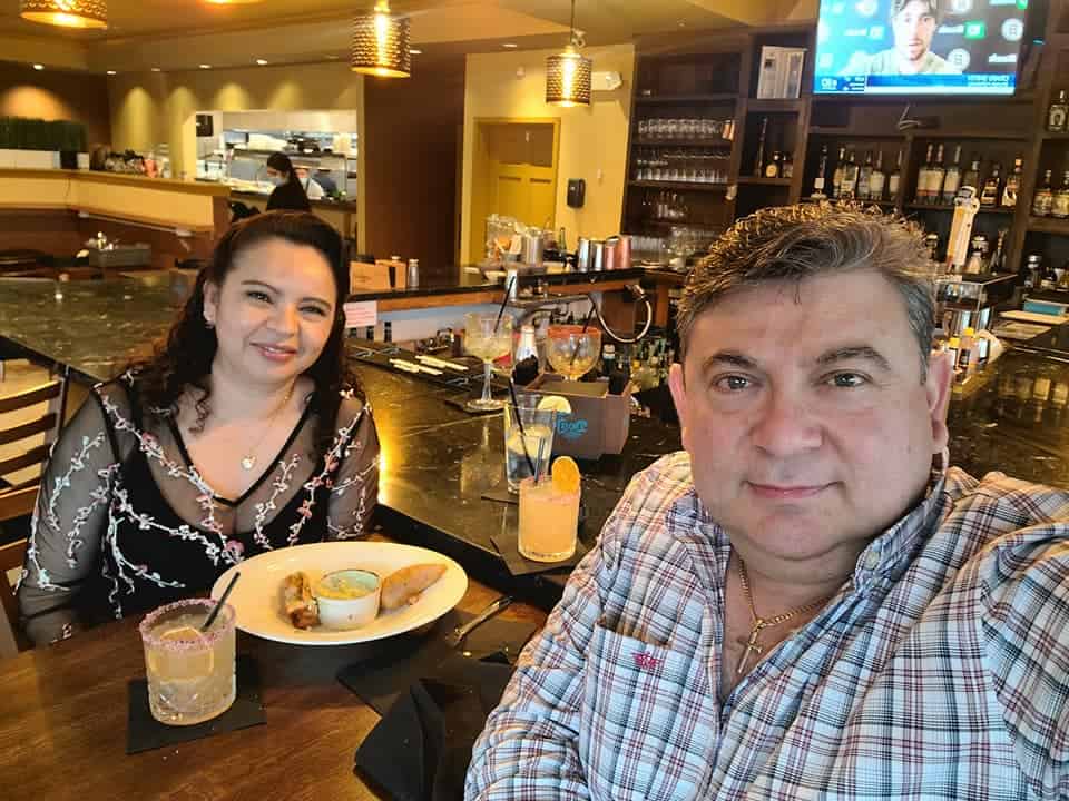 La cultura de trabajo, respeto y visión de futuro es clave para el éxito de los esposos salvadoreños Delmy y Elmer Meléndez, que dirigen cuatro restaurantes en el área de Massachussets. – SoyMigrante.com REVISTA