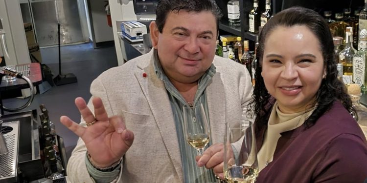 esposos elmer y delmy melendez salvadoreños restaurante usa – SoyMigrante.com REVISTA esposos elmer y delmy melendez salvadoreños restaurante usa – SoyMigrante.com REVISTA