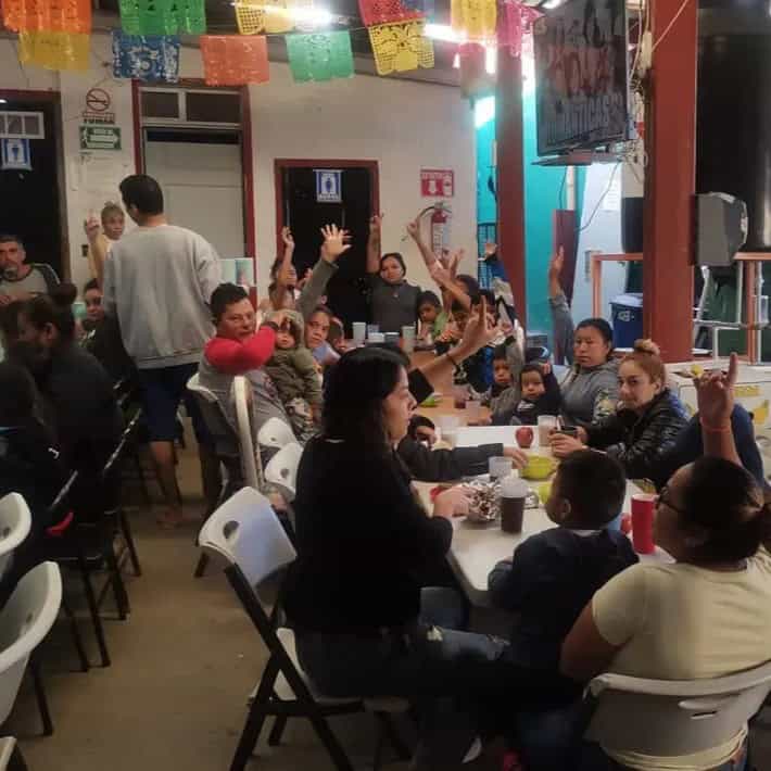 Red Migrante dona desayuno de Acción de Gracias a refugios fronterizos de Tijuana desde 2011