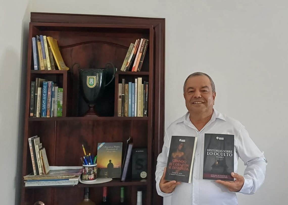 La literatura también forma parte de la personalidad de Rony Mejía, cuyos relatos han sido incluidos en antologías.