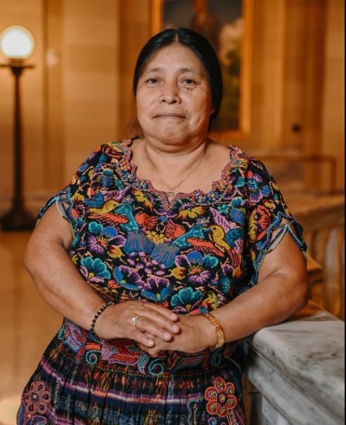 Santa María Cuá Gómez, originaria de Quetzaltenango fue pionera en la venta de tamales y atoles en Oklahoma City. Por ello se le entrega el premio Guatemalteca Sobresaliente en la categoría de Tradición Culinaria.