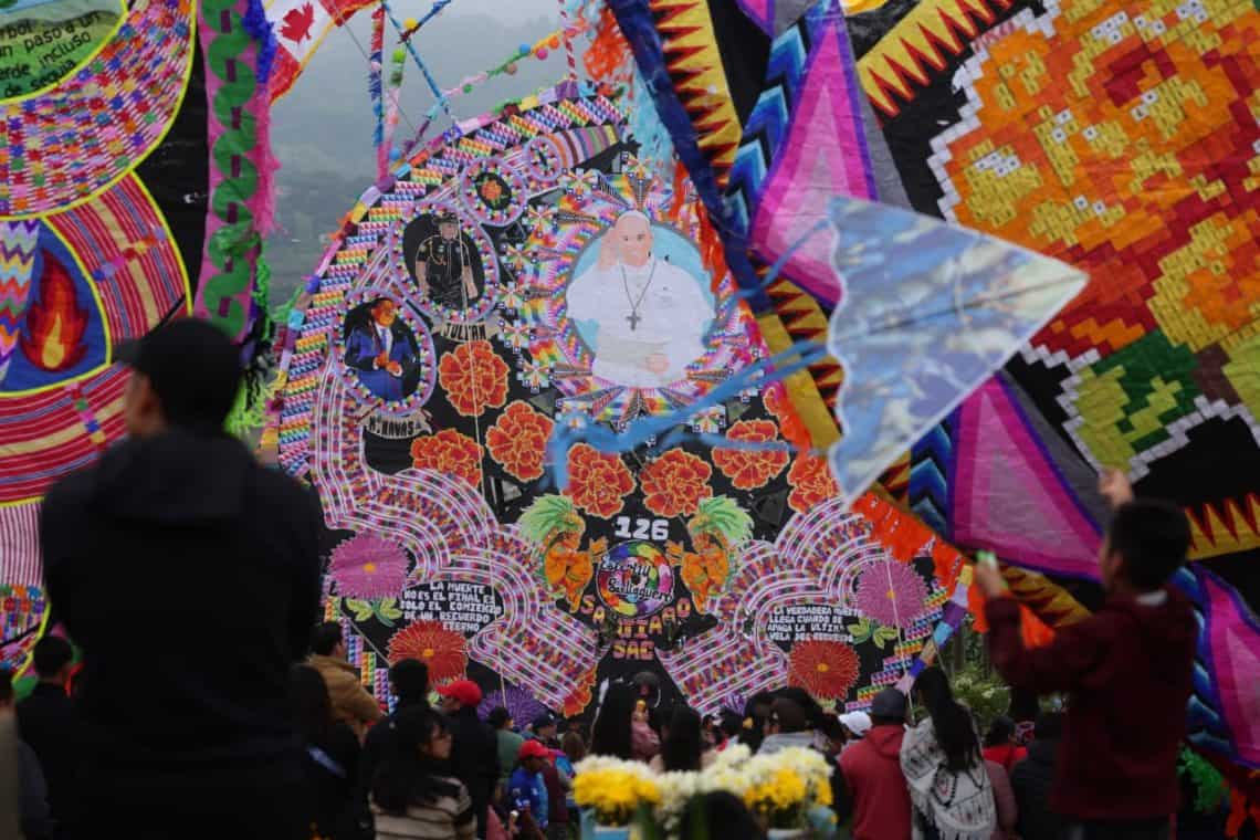 La imaginación es el límite y la realidad pasa a convertirse en parte del caleidoscopio mágico de papel. (Fotos MCD) – SoyMigrante.com REVISTA