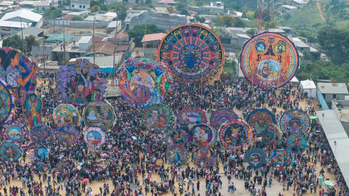Multitudinaria asistencia al Festival de Barriletes de Sumpango 2025. (Foto MCD) – SoyMigrante.com REVISTA