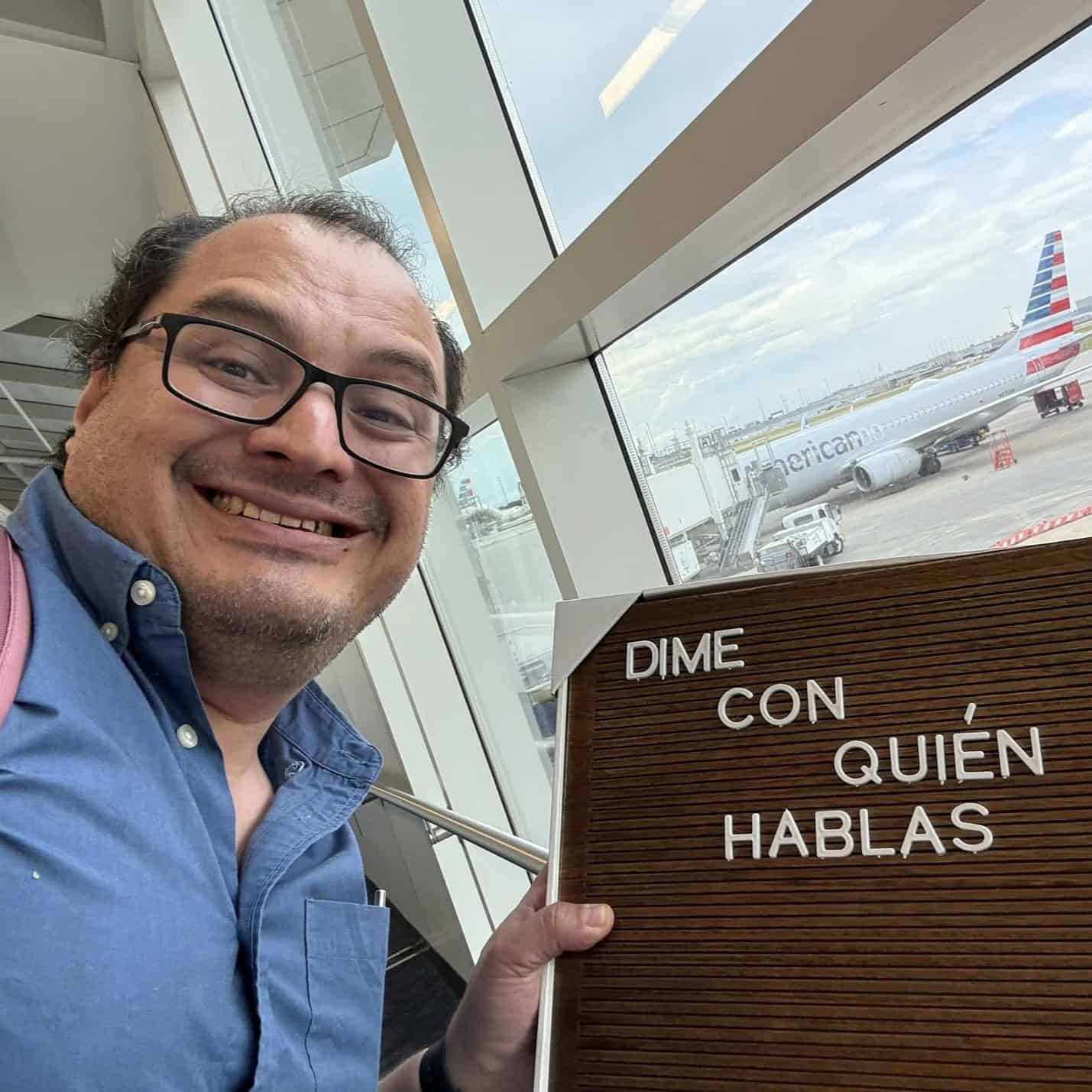 El camino de Wilmar Mejía, podcaster y maestro en Dallas, siempre regresa a Guatemala