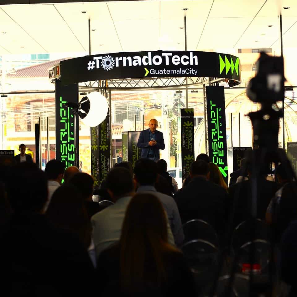 Poderosas claves de innovación para emprendedores deja Disrupt Fest 2025