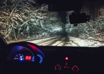 ilustracion para el black ice o hielo negro, riesgo en carretera