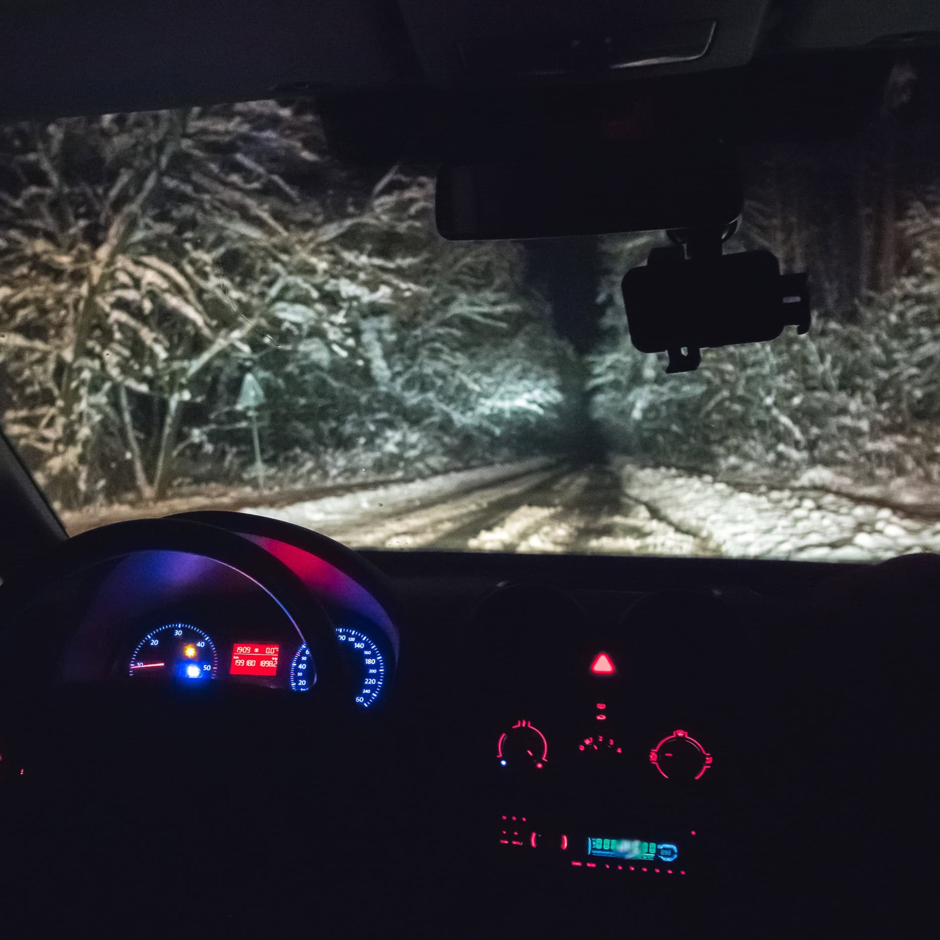 El hielo negro no es un mito: existe y es un riesgo al conducir en invierno en USA