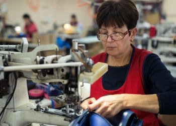 trabajadora hispana remesas migrantes – SoyMigrante.com REVISTA trabajadora hispana remesas migrantes – SoyMigrante.com REVISTA