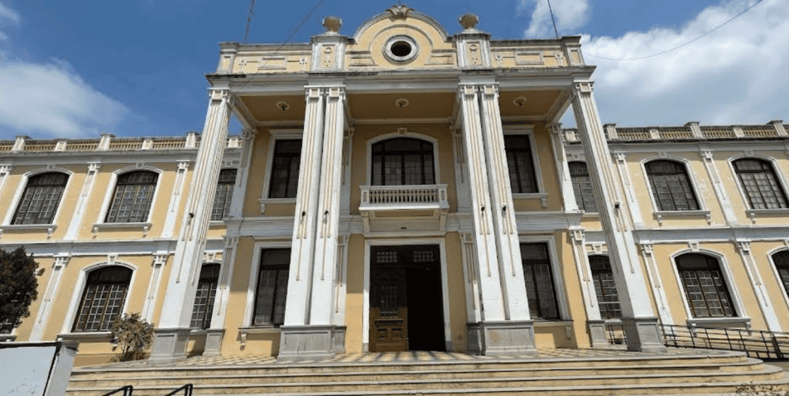 El Centro Cultural Universitario, antiguo Paraninfo de Medicina, será la sede del encuentro latinoamericano de jóvenes líderes, lectores y escritores, en el cual estudiantes de Cahabón expondrán los resultados del taller con el libro Jóvenes Triunfadores de la educadora ecuatoriana Miriam Burbano.