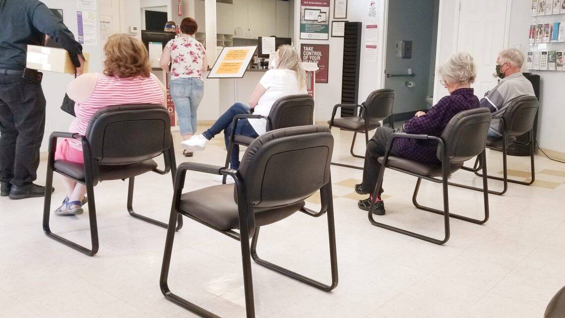 No solo migrantes indocumentados sino también residentes legales e incluso ciudadanos estadounidenses evitan acudir a clínicas, hospitales y centros de atención médica, por temor a toparse con los abusos de ICE. En una temporada fuerte de gripes, esto es un riesgo creciente, señala el instituo de análisis de enferemedades infecciosas de la Universidad de Minesota. – SoyMigrante.com REVISTA