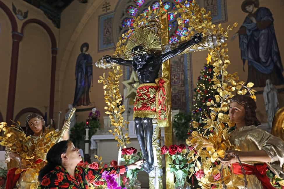 Aunque no hubo procesión, debido a la situación migratoria actual, la fe sigue fuerte y la devoción al Santo Cristo de Esquipulas se refuerza aún más mediante oraciones por salud, trabajo, familia, amigos y protección. – SoyMigrante.com REVISTA