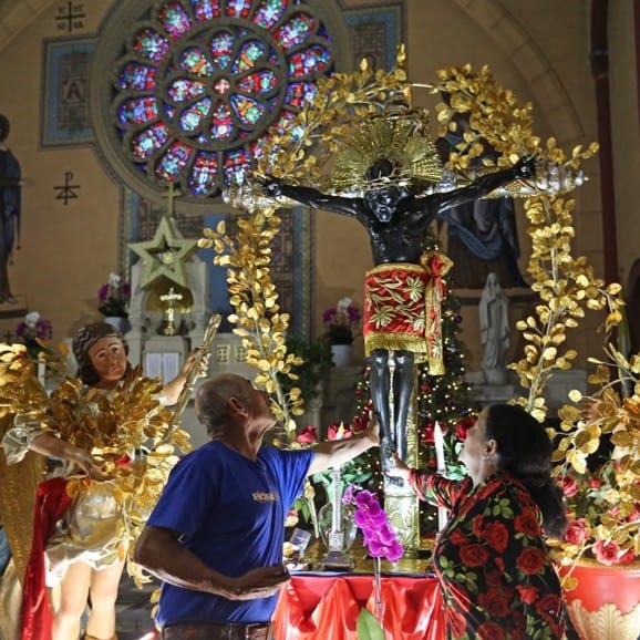 Cristo Mojado no salió en procesión pero el fervor de fieles migrantes nunca falta: en imágenes