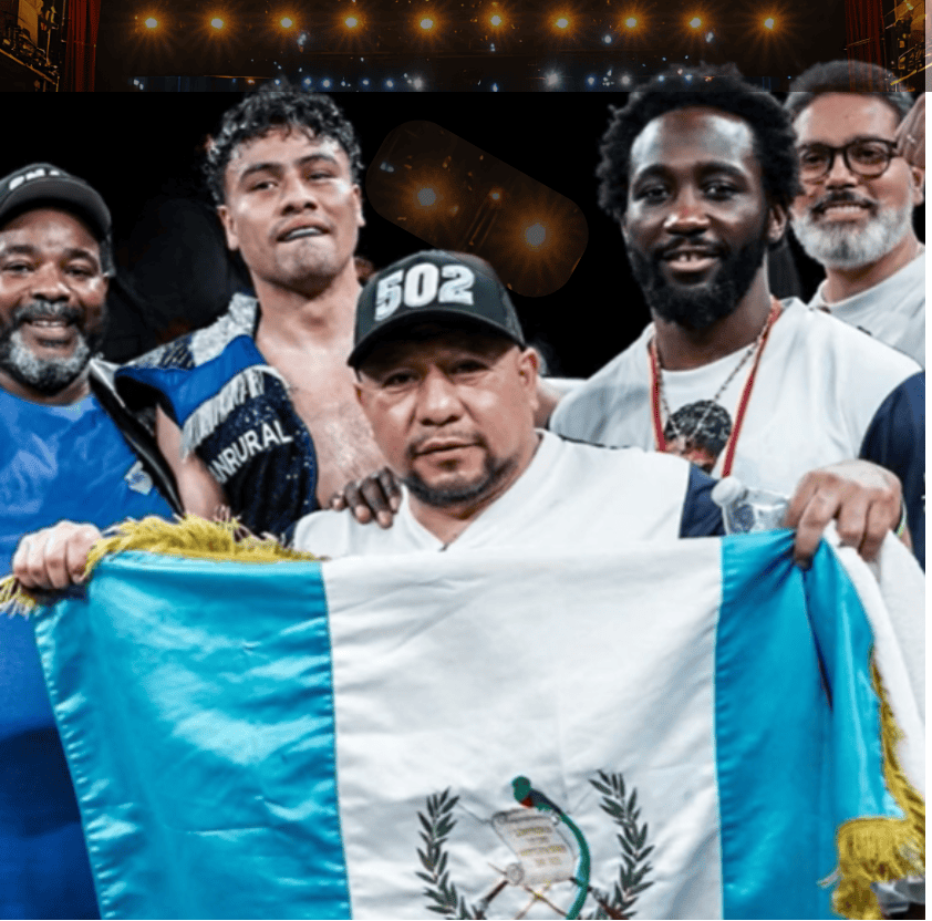La pelea de Terrence Crawford contra Canelo Alvarez el 13 de septiembre de 2025 y del guatemalteco Lester Martínez, puso al entrenador barillense Esaú Diéguez ante lois ojos del mundo. Pero él nunca pierde la humildad y exclama: ¡Toda la Gloria sea para Dios! – SoyMigrante.com REVISTA