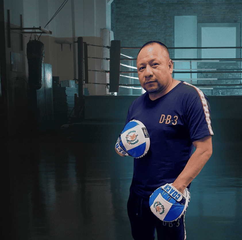 “Mi sueño es un campeón mundial guatemalteco”: Esaú Diéguez, entrenador de boxeo en Omaha, Nebraska