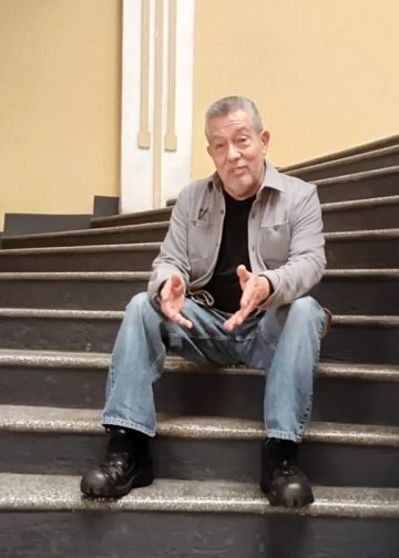 victor castañon migrante guatemalteco california impulsa lectura deporte arte