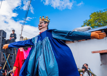 baile de gigantes antigua guatemala