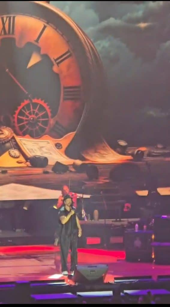 Así captó la guatemalteca Yesenia Martínez instantes del concierto del cantautor guatemalteco Ricardo Arjona en la AllState Arena de Chicago, el primero de su gira de 30 presentaciones por Estados Unidos.