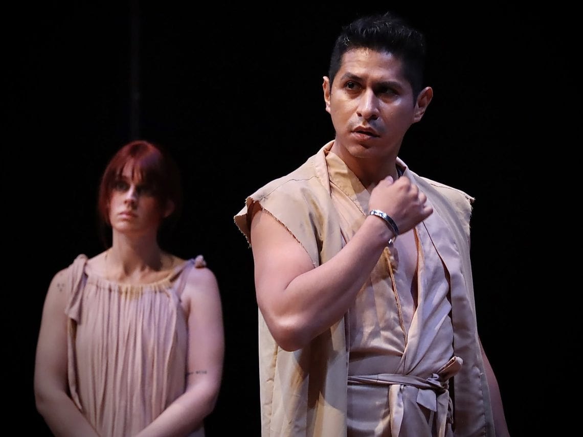 A finales de 2025, el actor migrante hondureño Óscar Rodríguez Quiroz participó en una corta temporada del clásico griego Edipo Rey, de Sofocles.