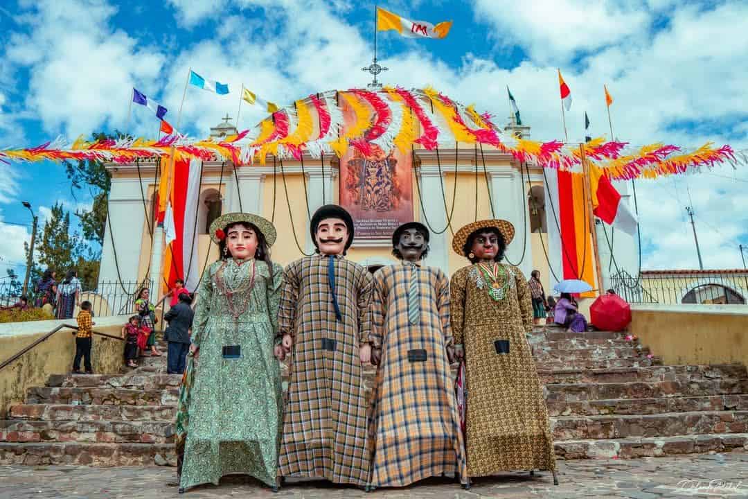 Figuras del Baile de Gigantes de Sumpango Sacatepéquez.