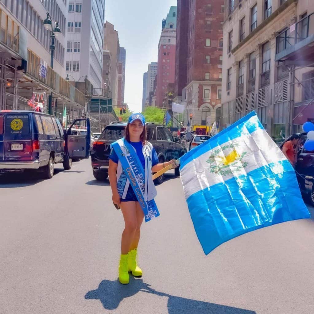 Con orgullo por sus raíces guatemaltecas e hispanas, Wendy DGi sigue abriéndose paso en la escena neoyorkina. Escucha su tema dedicado a los migrantes latinos haciendo clic en la imagen.