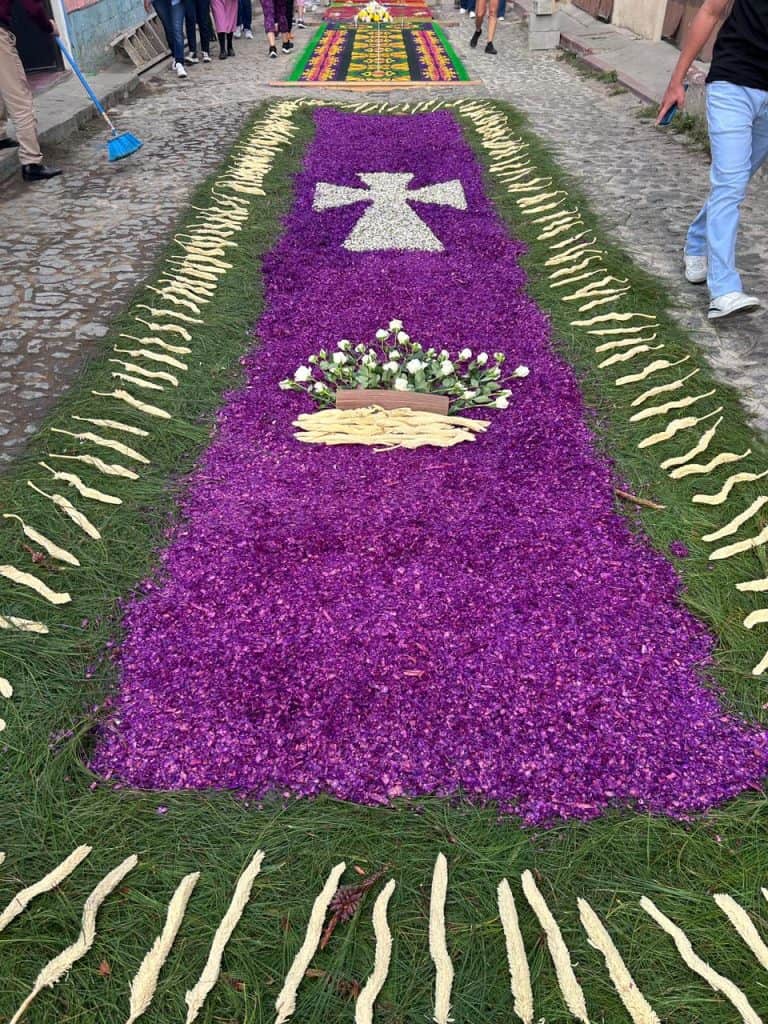 alfombras antigua guatemala procesión santa ana nazareno dulce mirada fotos michelle gonzalez 19