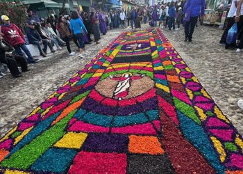 antigua guatemala procesión santa ana nazareno dulce mirada fotos michelle gonzalez 18