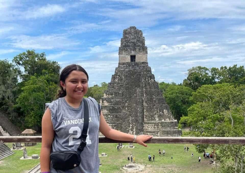 En 2025, Dana García Esquivel estuvo de viaje en Guatemala, en donde confirmó el cariño y la valoración de la identidad multicultural aprendida en su hogar, en Connecticut. (Foto cortesía Dana García )