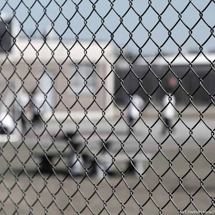 ilustracion centro detencion migratoria