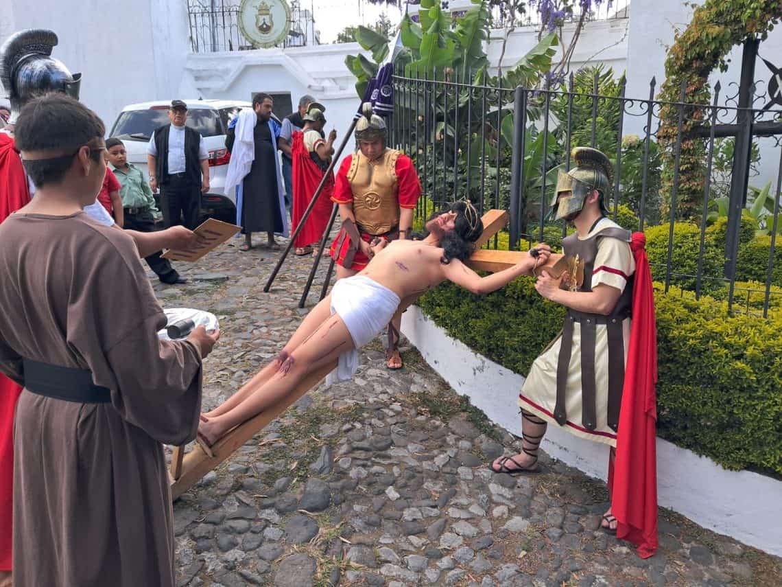 Vía Crucis viviente en el Cerro del Carmen, Guatemala