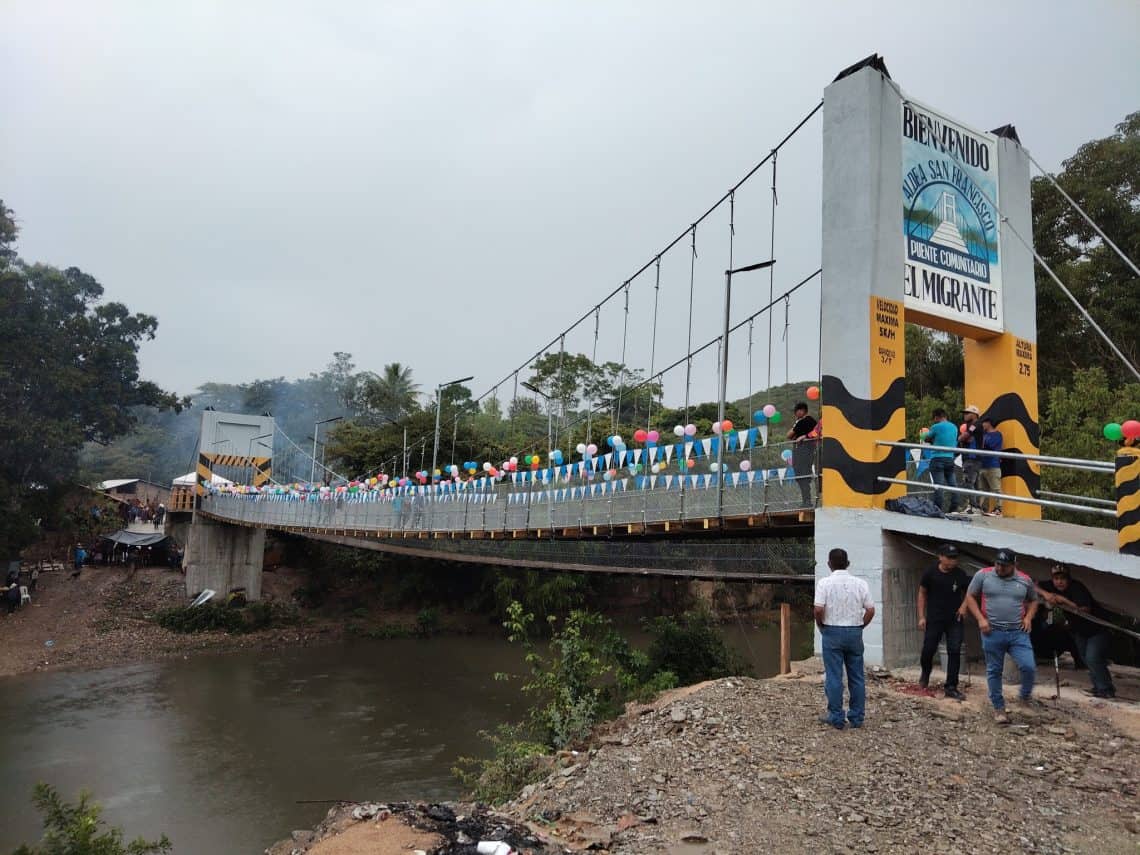 Así luce el puente El Migrante, que facilita la vida a más de 10 comunidades de San Miguel Chicaj.
