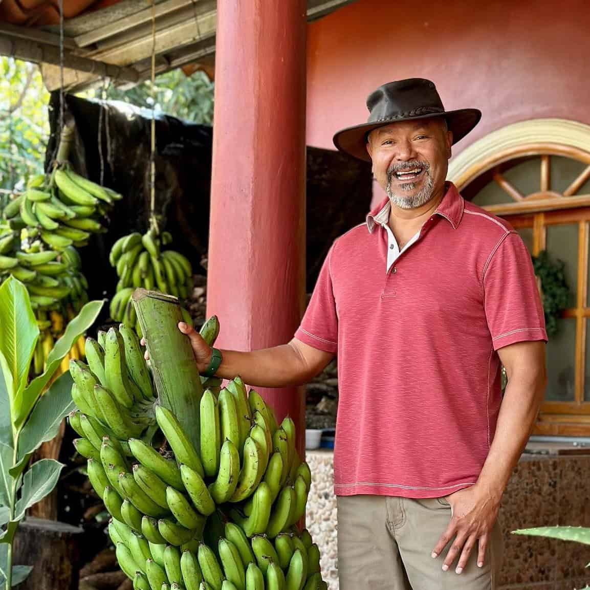 Migrante hondureño Al López regresó a su tierra para reinventar el negocio del café