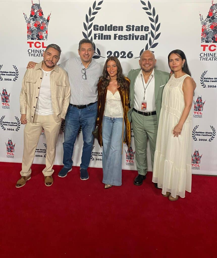 Emanuel Loarca junto al elenco del cortometraje, durante el FEstival de Cortometrajes Golden State, efectuado a finales de febrero e inicios de marzo 2026.