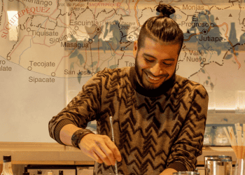 grant lavrenz migrante guatemalteco adoptado nombre real alejandro figueroa nacido en escuintla barista