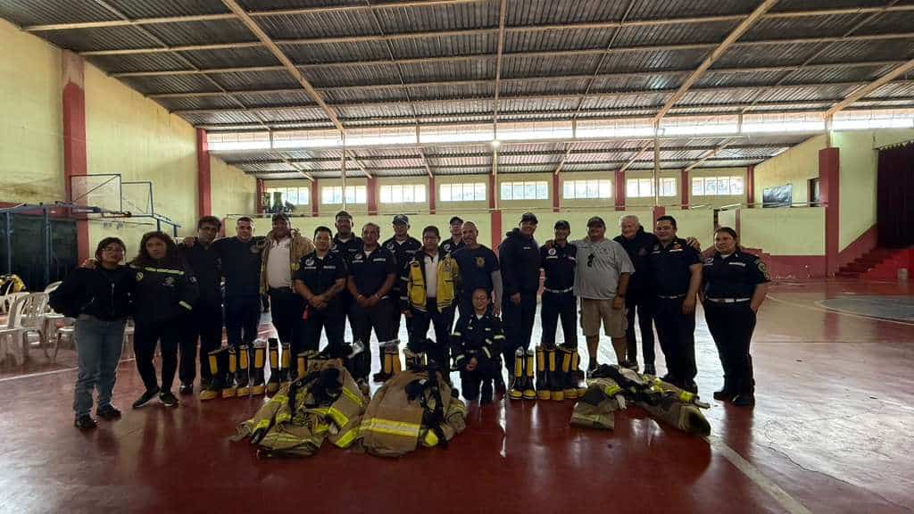 Entre 2025 y 2026, ocho estaciones de Bomberos Departamentales Municipales han recibido donativos de equipo y también capacitación para su máximo aprovechamiento, gracias a las gestiones de la migrante guatemalteca Ana Prince, al apoyo de la Fundación 911 de Estados Unidos y al respaldo de la Cámara de Comercio Guatemala Nueva York. Esta fue una de las entregas en marzo de 2026.