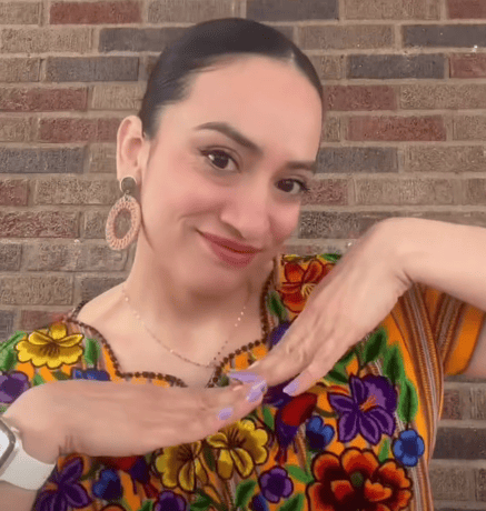 Gracias a su excelente desempeño, esfuerzos y servicio, la doctora guatemalteca Katherine Narvaez logró entrar a un exigente programa de especialización médica en San Francisco. Mira su reacción en el día que se enteró de su aceptación. CLIC EN LA IMAGEN