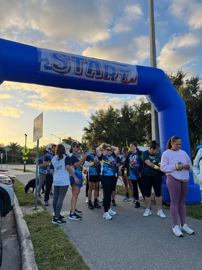 Con ánimo y hermandad, se vivió la carrera ¡Qué vivan los Niños!, en Lakeland Florida, alrededor del lago Hollingsworth, a favor de la fundación Ayúdame a Vivir en Guatemala. (Foto Radio Luz)