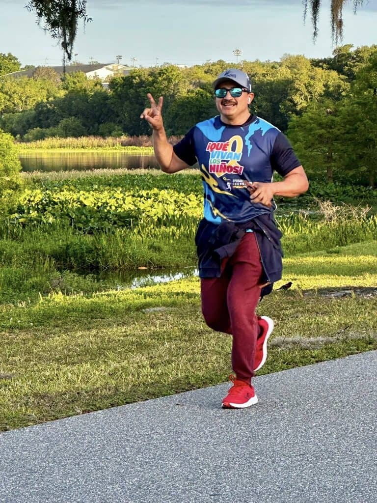 Con ánimo y hermandad, se vivió la carrera ¡Qué vivan los Niños!, en Lakeland Florida, alrededor del lago Hollingsworth, a favor de la fundación Ayúdame a Vivir en Guatemala. (Foto Radio Luz)