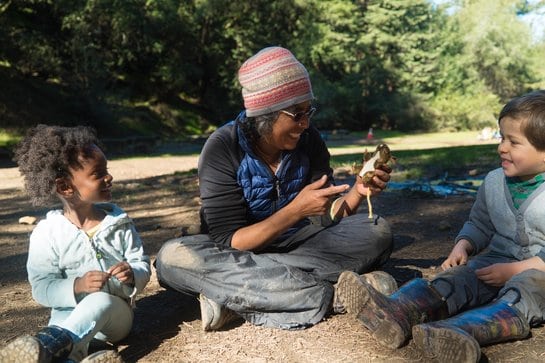 Rosa María Carranza llegó a Estados Unidos hace 35 años y logró el título universitario de maestra experta en educación preescolar: trabaja en el proyecto bilingüe Escuelita del Bosque, en Oakland, California.