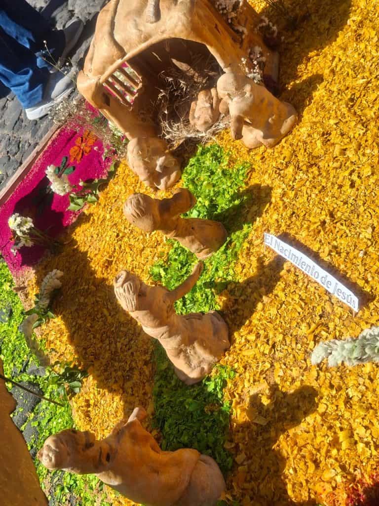 Alfombra de Antigua Guatemala con figuras de pan – SoyMigrante.com REVISTA Alfombra de Antigua Guatemala con figuras de pan