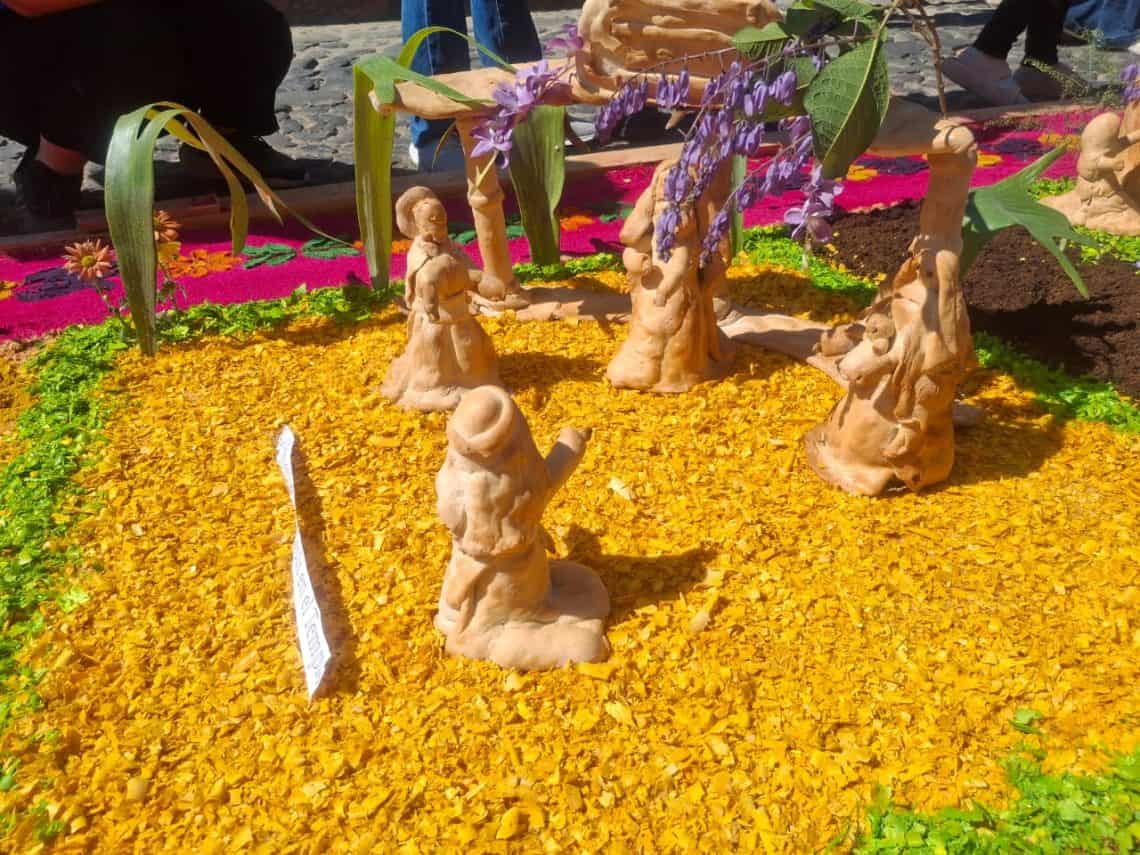 Alfombra de Antigua Guatemala con figuras de pan – SoyMigrante.com REVISTA Alfombra de Antigua Guatemala con figuras de pan