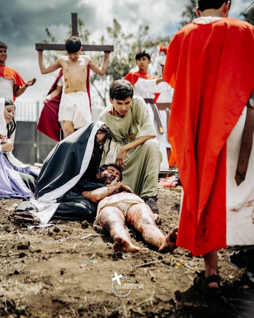 via crucis en vivo colegio sagrado corazon cuilapa santa rosa 6