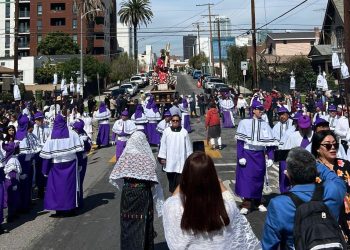 viernes santo en los angeles california nazareno replica de candelaria