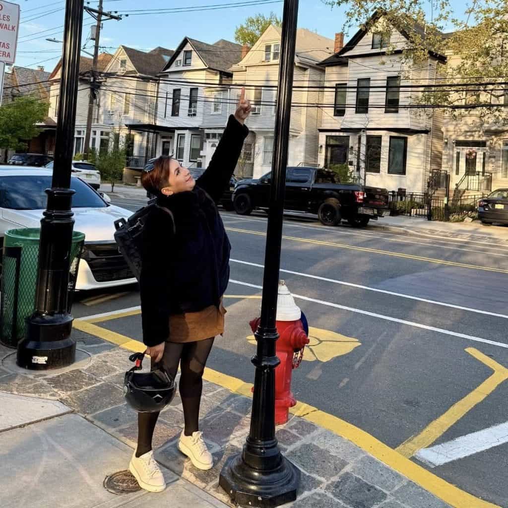 Wendy DGi cantautora guatemalteca migrante en Nueva York