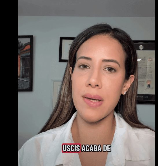 La abogada migratoria Ana Gabriela Urízar publicó un video reciente explicando el contenido del memorando de Uscis, que algunos interpretaron de forma alarmista. Detalla con calma su significado. Si deseas verlo, clic en la imagen.