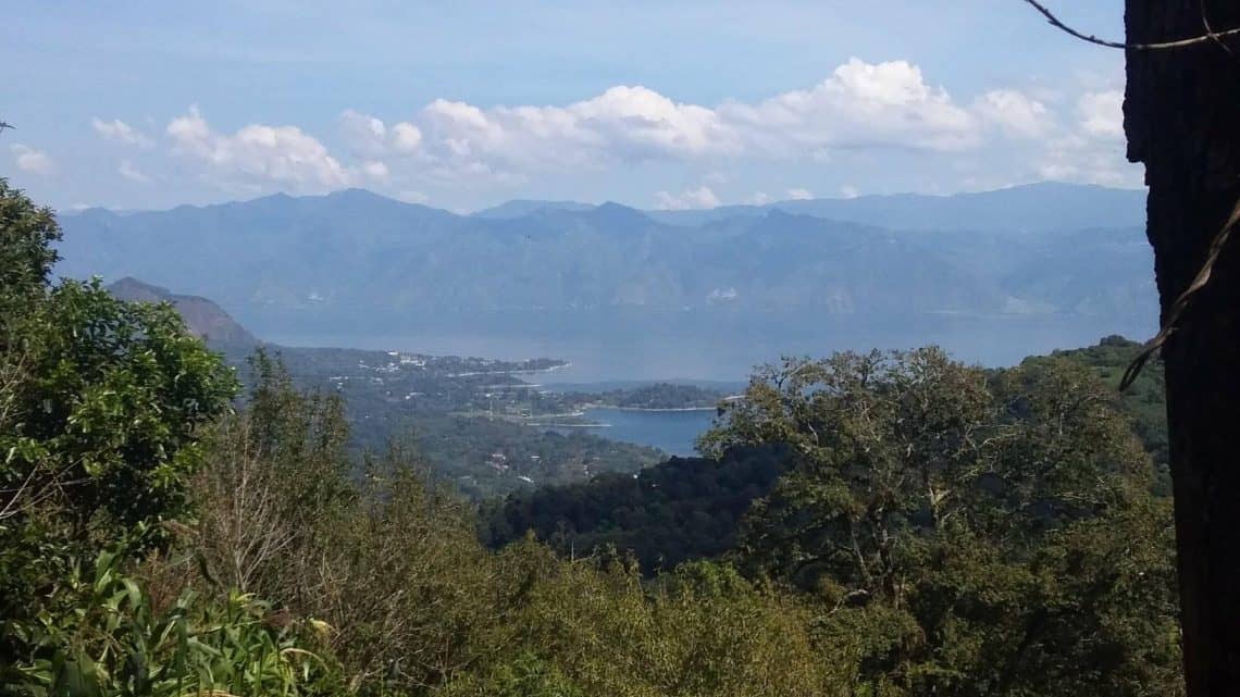 A lo largo del recorrido hay oportunidad de tener contacto directo con la naturaleza y miradores desde los cuales se puede observar el Lago de Atitlán. Admisión Q20 adultos y Q10 niños.