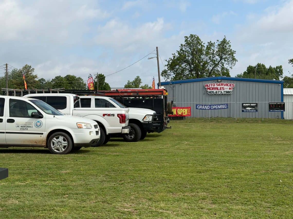 Las instalaciones del taller Morales Auto Services de Rogelio Morales cuentan con amplio espacio en Oklahoma