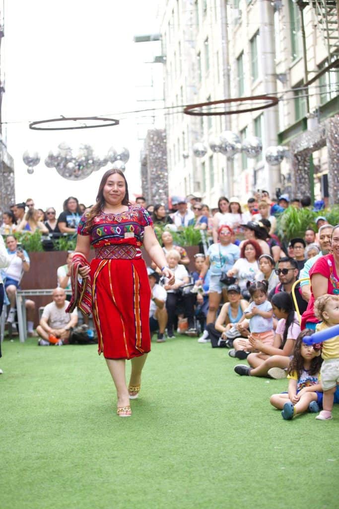 El tesoro multicultural guatemaltecdo se refleja en múltiples formas en Chapines Fest. Una de ellas es el desfile de indumentaria de Pueblos de Guatemala. (Foto cortesía Karina Onofre)