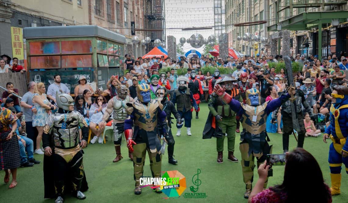 Dentro de las actividades de la tarde mágica de Chapines Fest se presenta un convite quichelense, lleno de alegría y creatividad.