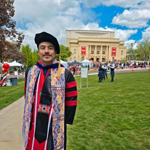 joaquin lopez huertas guatemalteco arquitecto maya kiche doctorado urbanismo utah guatemaltecos en estados unidos foto graduacion