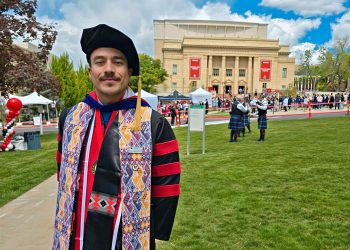 joaquin lopez huertas guatemalteco arquitecto maya kiche doctorado urbanismo utah guatemaltecos en estados unidos foto graduacion
